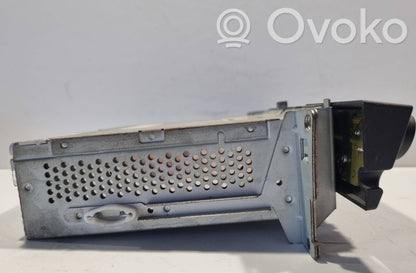 Radio / CD/DVD atskaņotājs / navigācija