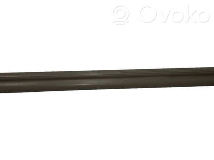 Priekšējā sliekšņa dekoratīvā apdare (iekšējā)