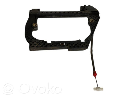 Aizmugurē turētājs / kronšteins ārējam atvēršanas rokturim