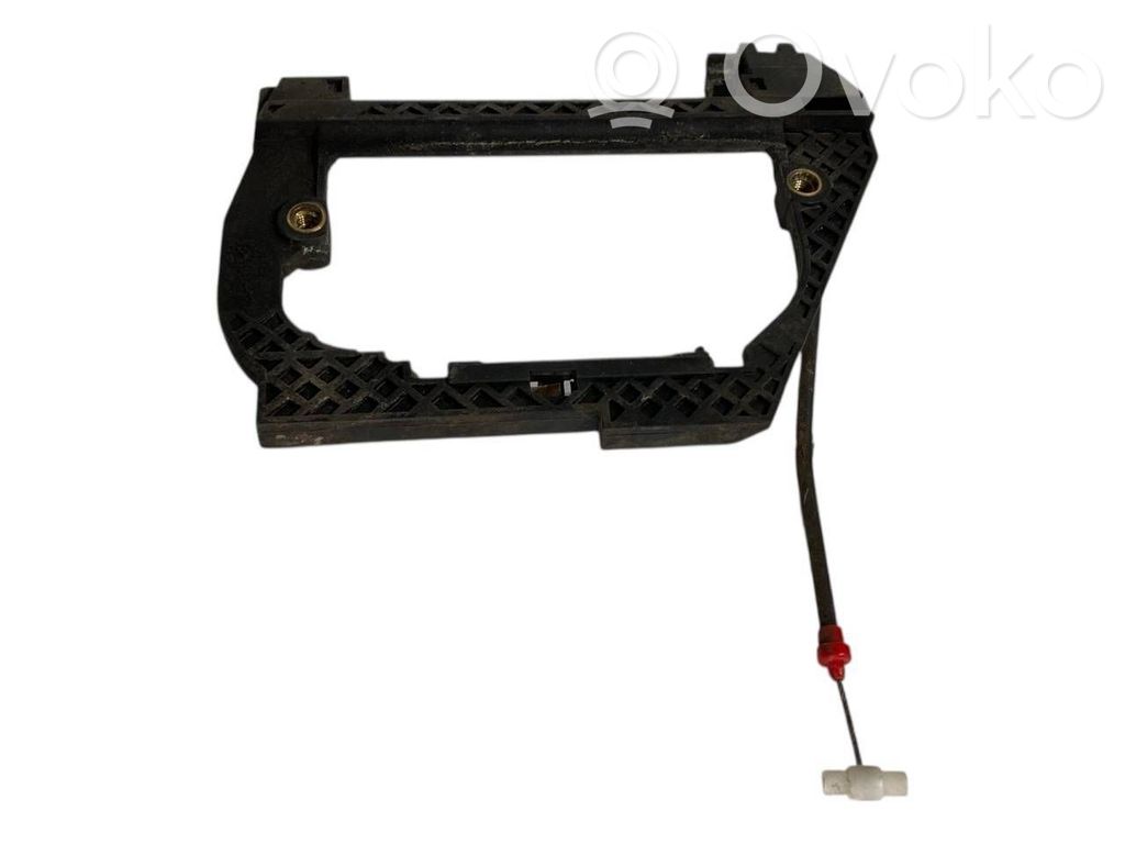 Aizmugurē turētājs / kronšteins ārējam atvēršanas rokturim