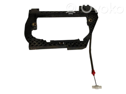 Aizmugurē turētājs / kronšteins ārējam atvēršanas rokturim