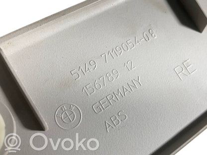 Augšējā dekoratīvā apdare (pie loga)