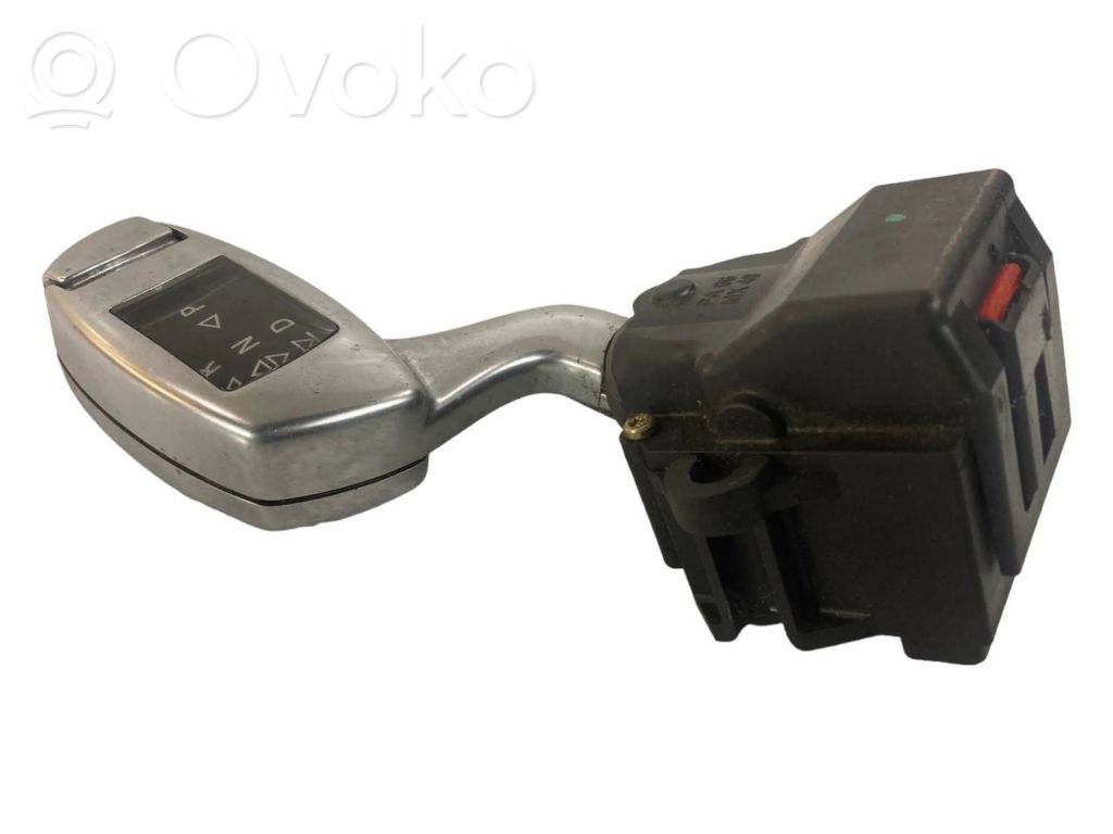 Ātrumu pārslēgšanas slēdzis / kloķis