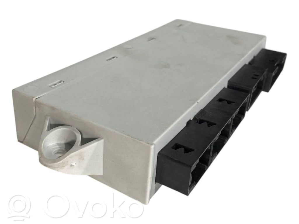 Durvju vadības bloks