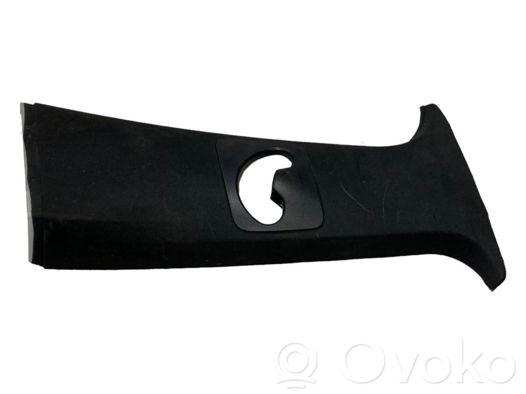 (B) statņa dekoratīvā apdare (augšdaļa)