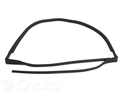 Резиновая накладка (на дверь багажника)