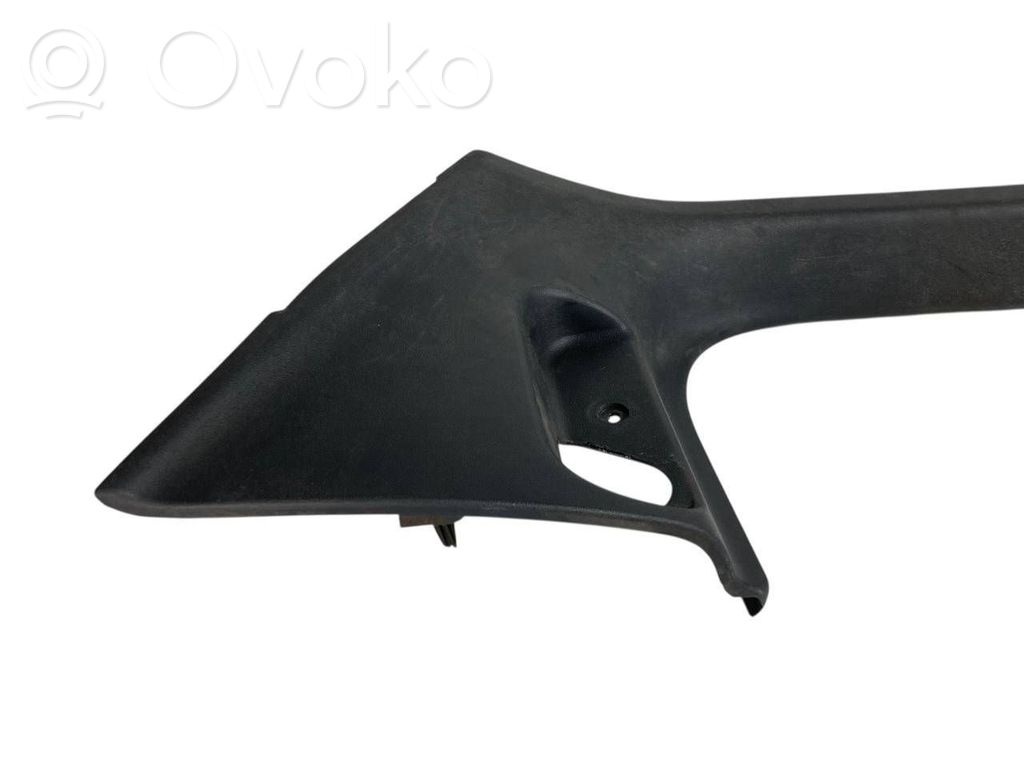 Priekšējā sliekšņa dekoratīvā apdare (iekšējā)