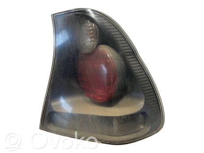 Aizmugurējais lukturis virsbūvē