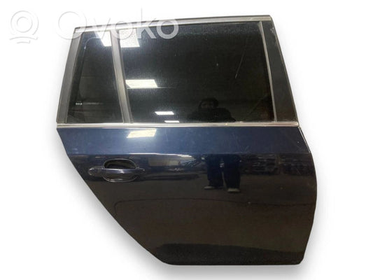 Aizmugurējās durvis