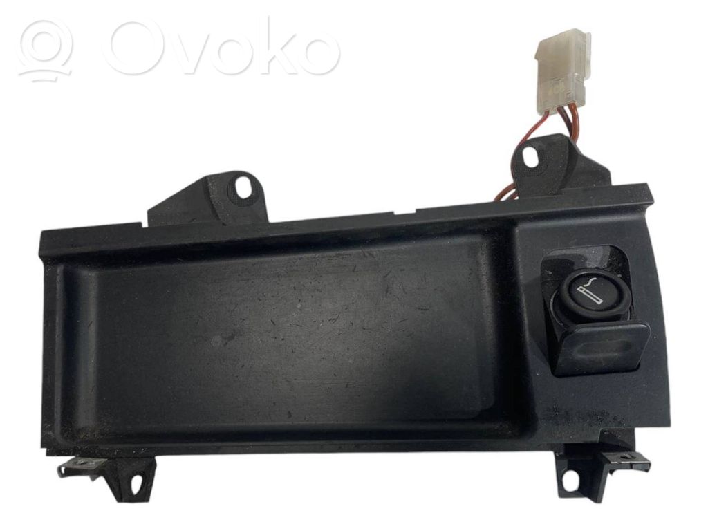 Прикуриватель спереди