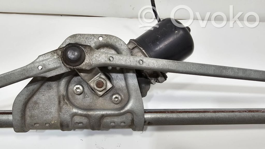 Stikla tīrītāja mehānisms (stienis)