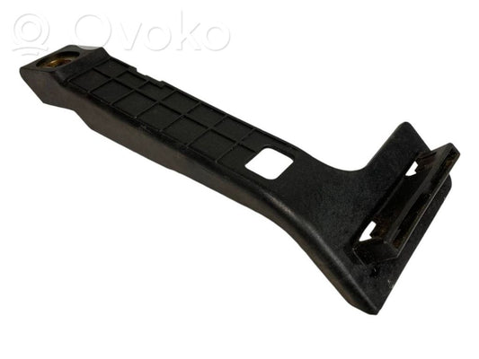 Akseleratora pedāļa turētājs