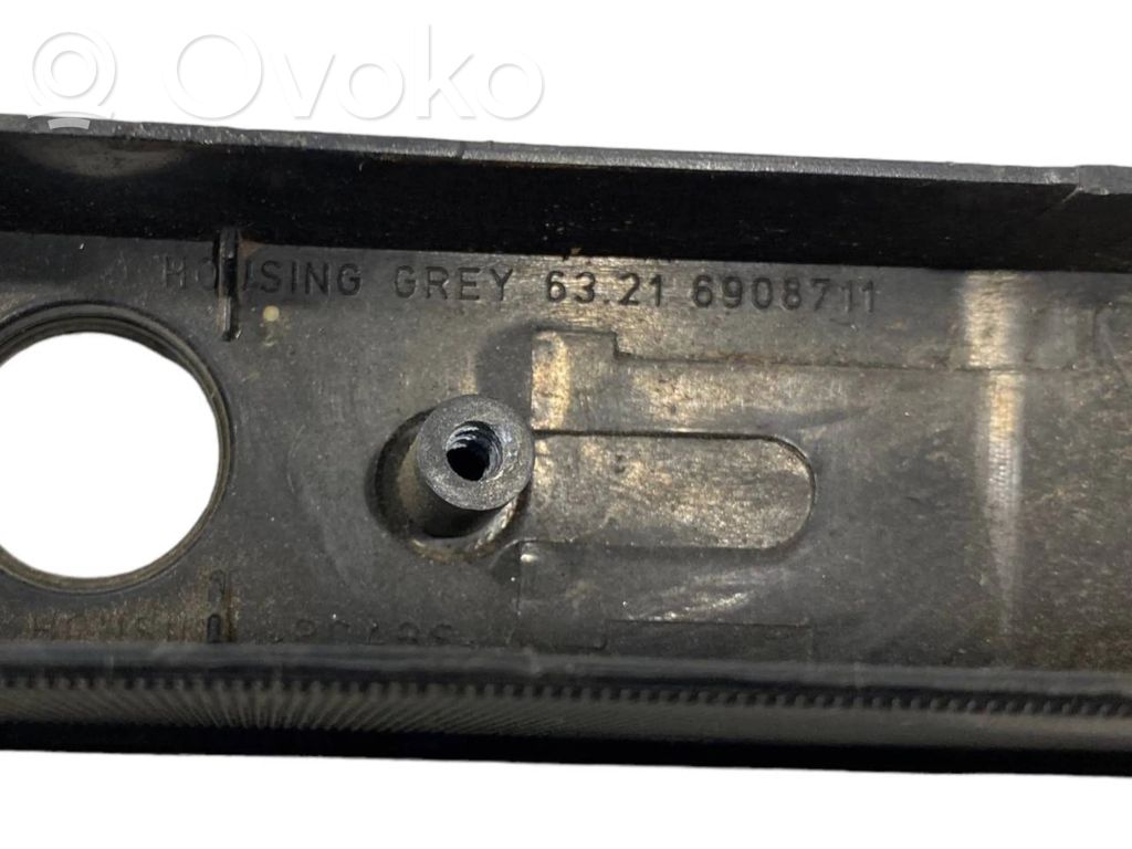 Bagāžnieka numura zīmes apgaismojuma līste