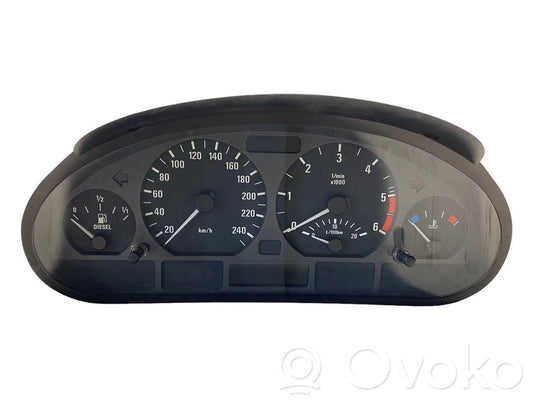 Speedometer (in the instrument panel)