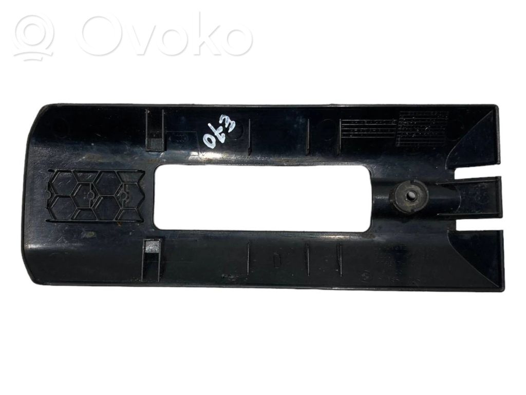 Aizmugurējā sēdekļa sliedīte (-es)