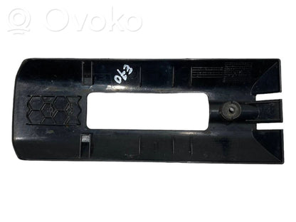 Aizmugurējā sēdekļa sliedīte (-es)