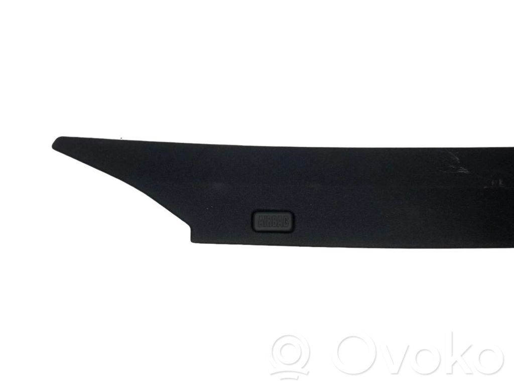 (C) statņa dekoratīvā apdare