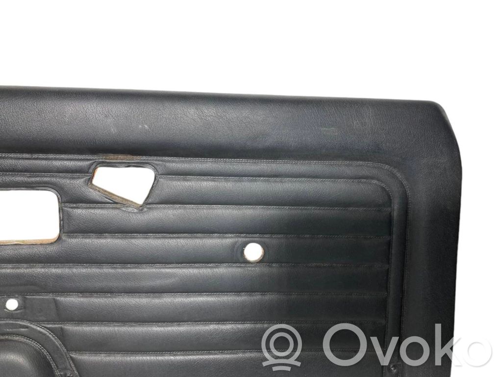 Priekšējo durvju apdare