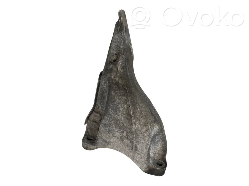 Кронштейн крепления двигателя