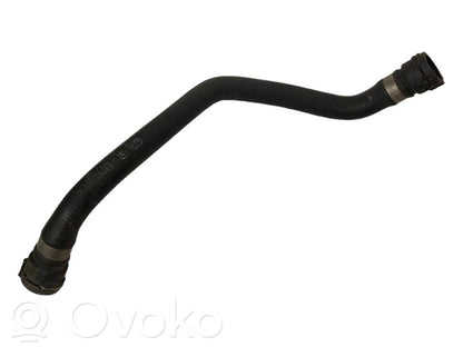 Caurulīte (-es) / šļūtene (-es)