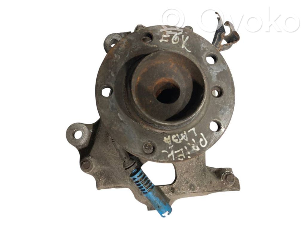 Priekšējā riteņa rumbas vārpstas šarnīrs (stupica, capfa)