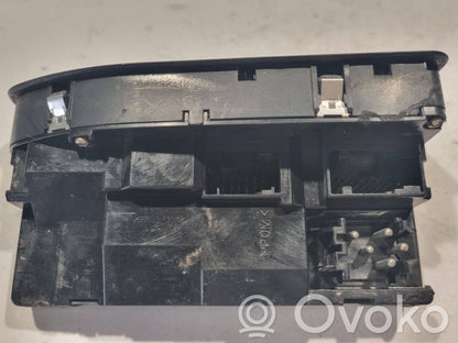 Logu pacēlāju vadības slēdzis (-dži)