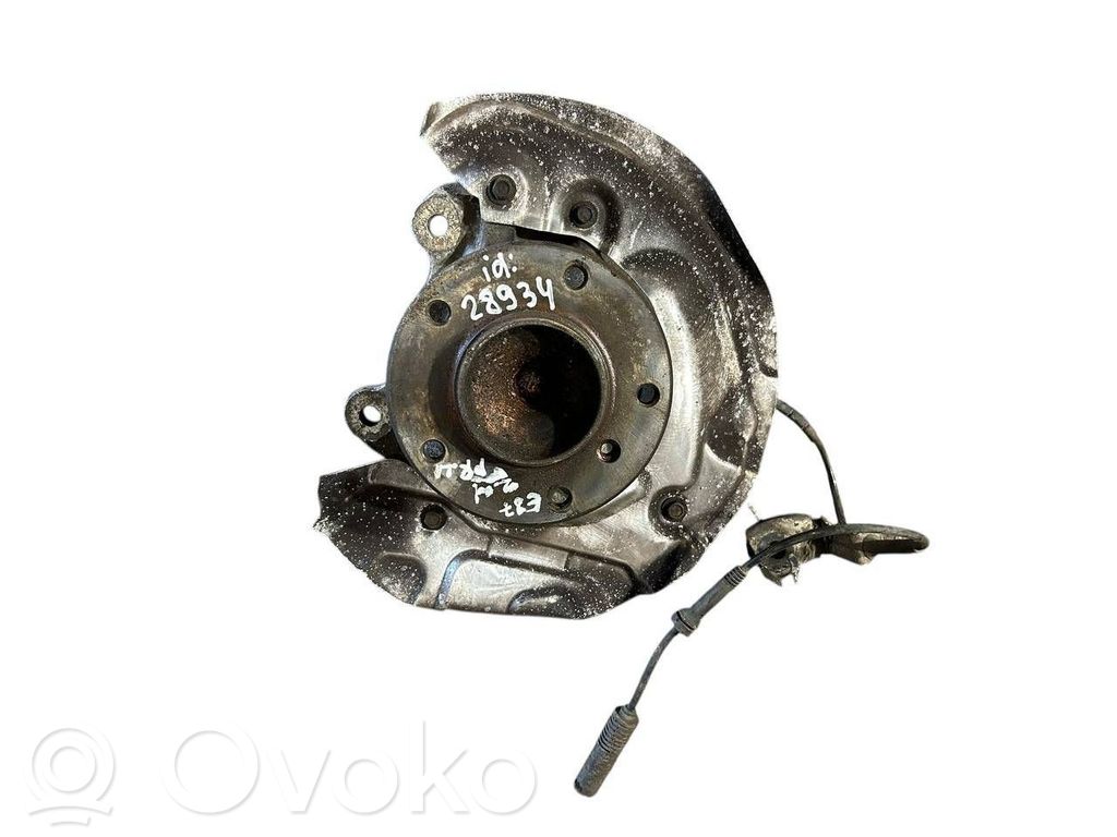 Priekšējā riteņa rumbas vārpstas šarnīrs (stupica, capfa)