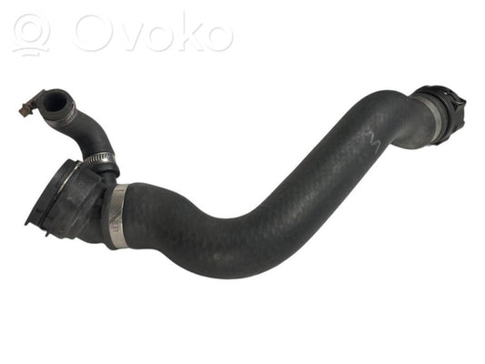 Caurulīte (-es) / šļūtene (-es)