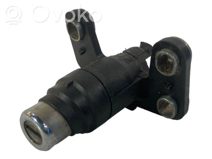 Aizmugurējā pārsega slēdzene (ārpusē)