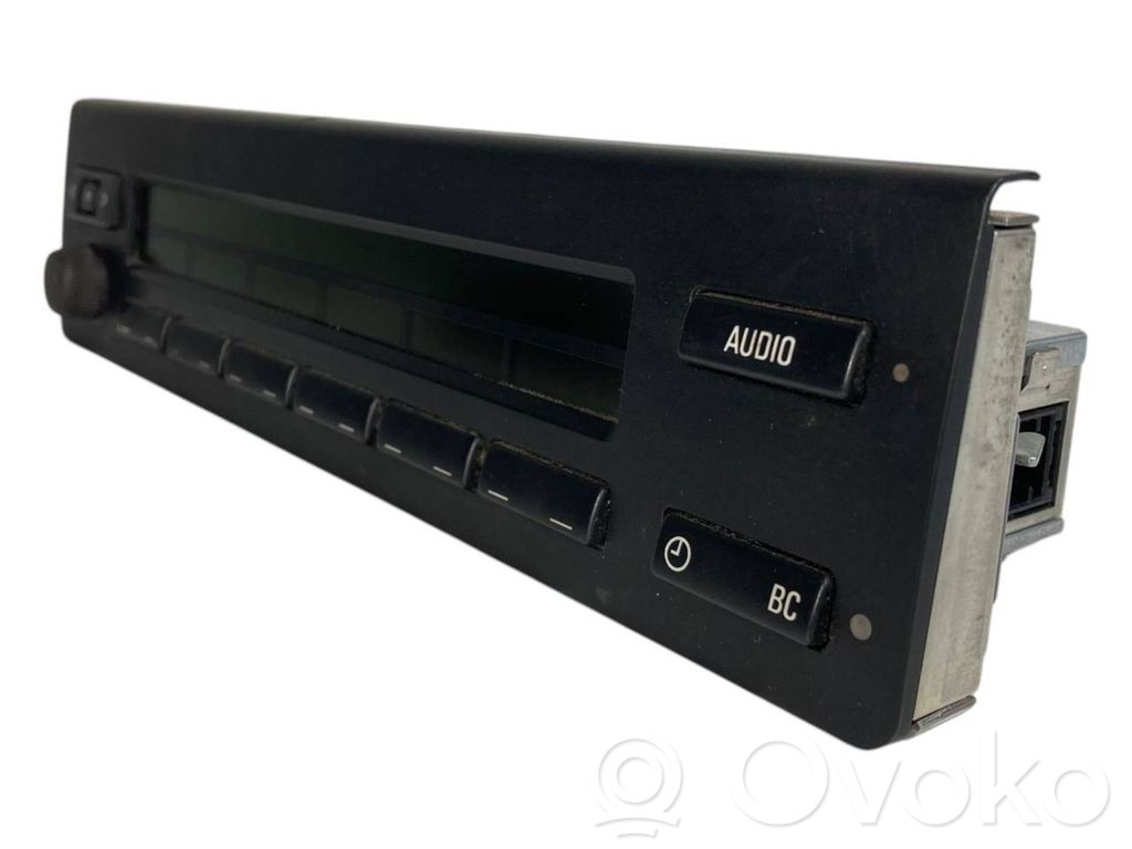 Radio / CD/DVD atskaņotājs / navigācija