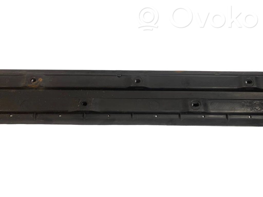 Side underbody protection