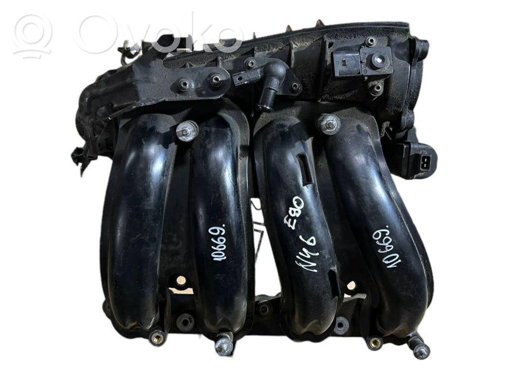 Впускной коллектор