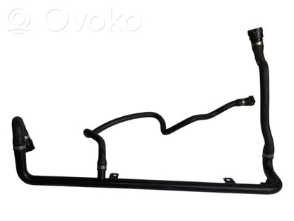 Caurulīte (-es) / šļūtene (-es)