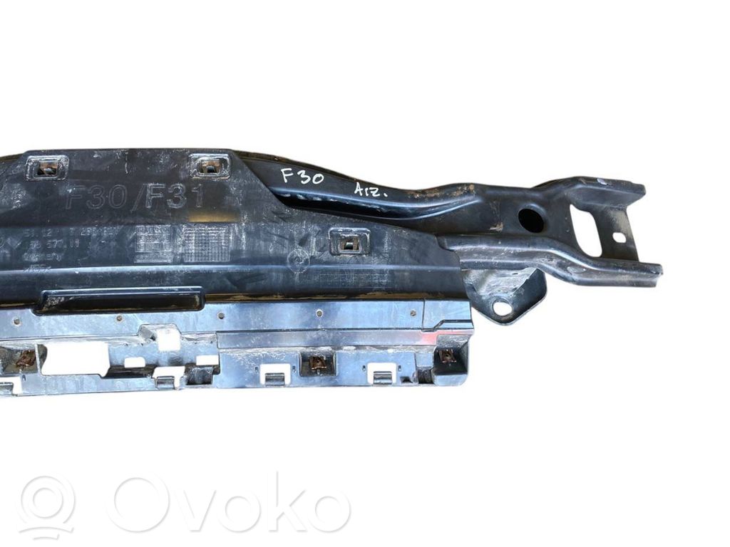 Aizmugurē bampera balka