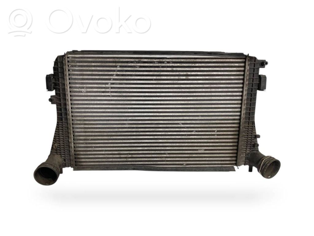 Starpdzesētāja radiators