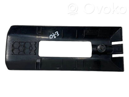 Aizmugurējā sēdekļa sliedīte (-es)