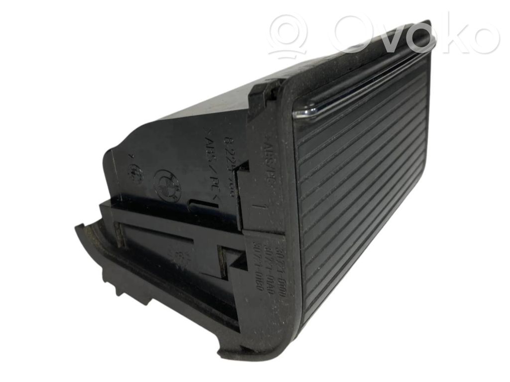 Pelnutrauks (aizmugurē)