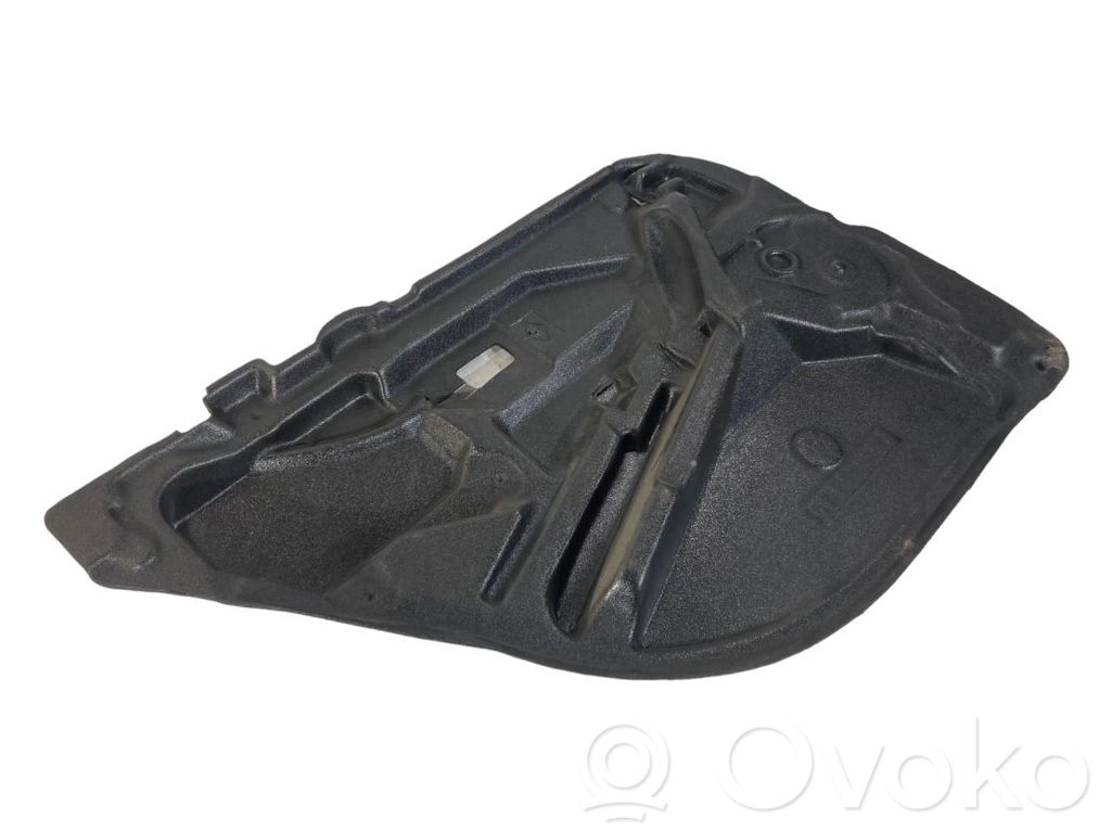 Cita veida aizmugurē durvju dekoratīvās apdares detaļas