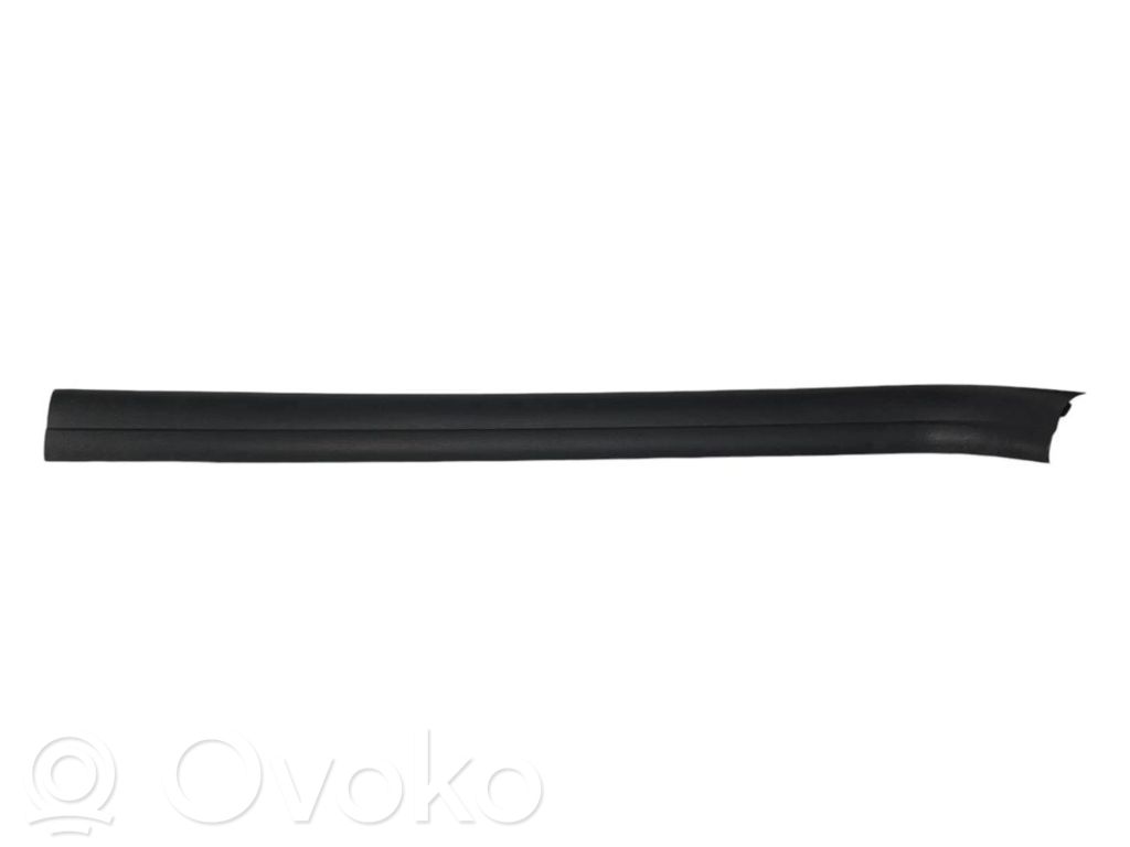 Priekšējā sliekšņa dekoratīvā apdare (iekšējā)