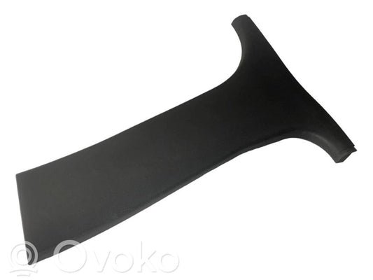 (B) statņa dekoratīvā apdare (apakšdaļa)