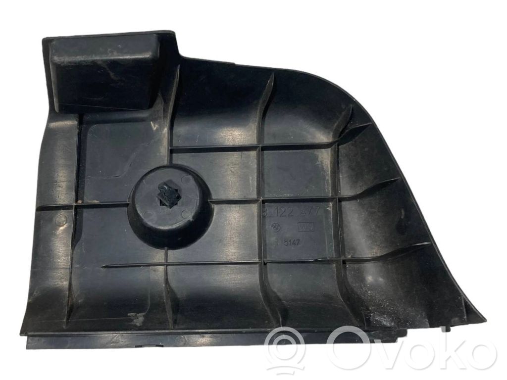 Aizmugurējā luktura detaļa