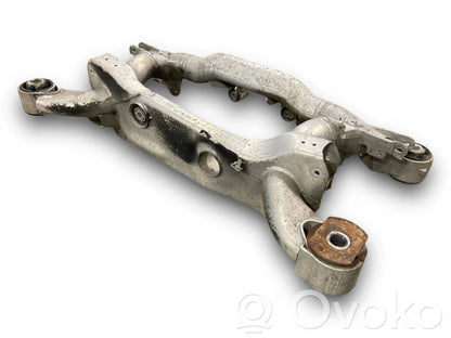 Pusrāmis aizmugurējais / priekšējais