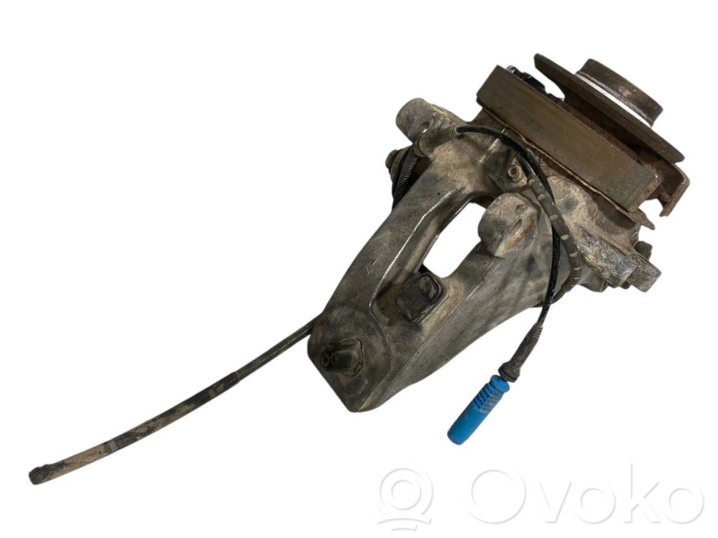 Aizmugurē riteņa rumbas vārpstas šarnīrs (stupica, capfa)