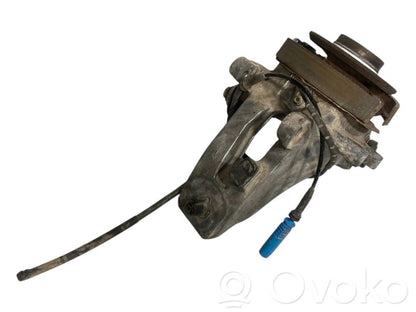 Aizmugurē riteņa rumbas vārpstas šarnīrs (stupica, capfa)