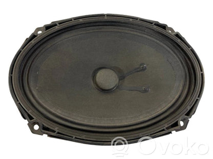 Speaker(s) in the rear window