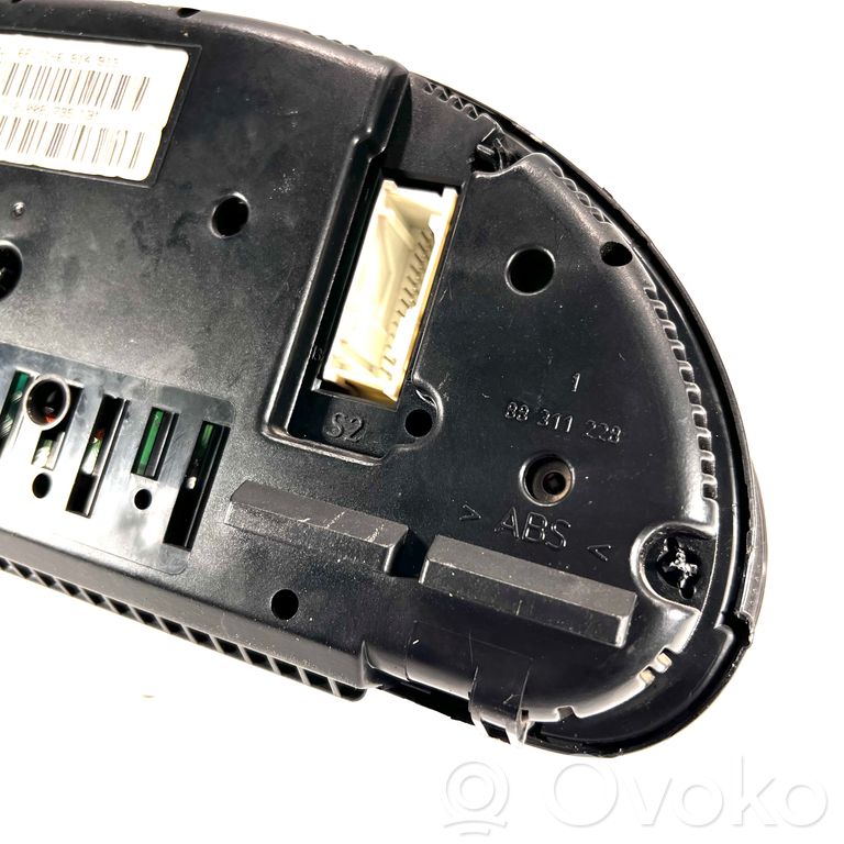 Speedometer (in the instrument panel)