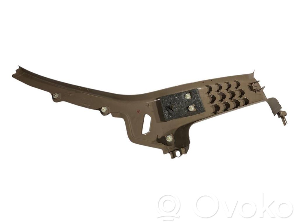 (D) statņa dekoratīvā apdare (augšdaļa)