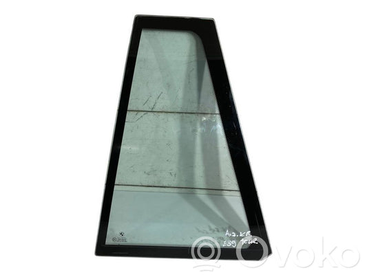 Mazais stikls "A" aizmugurējās durvīs