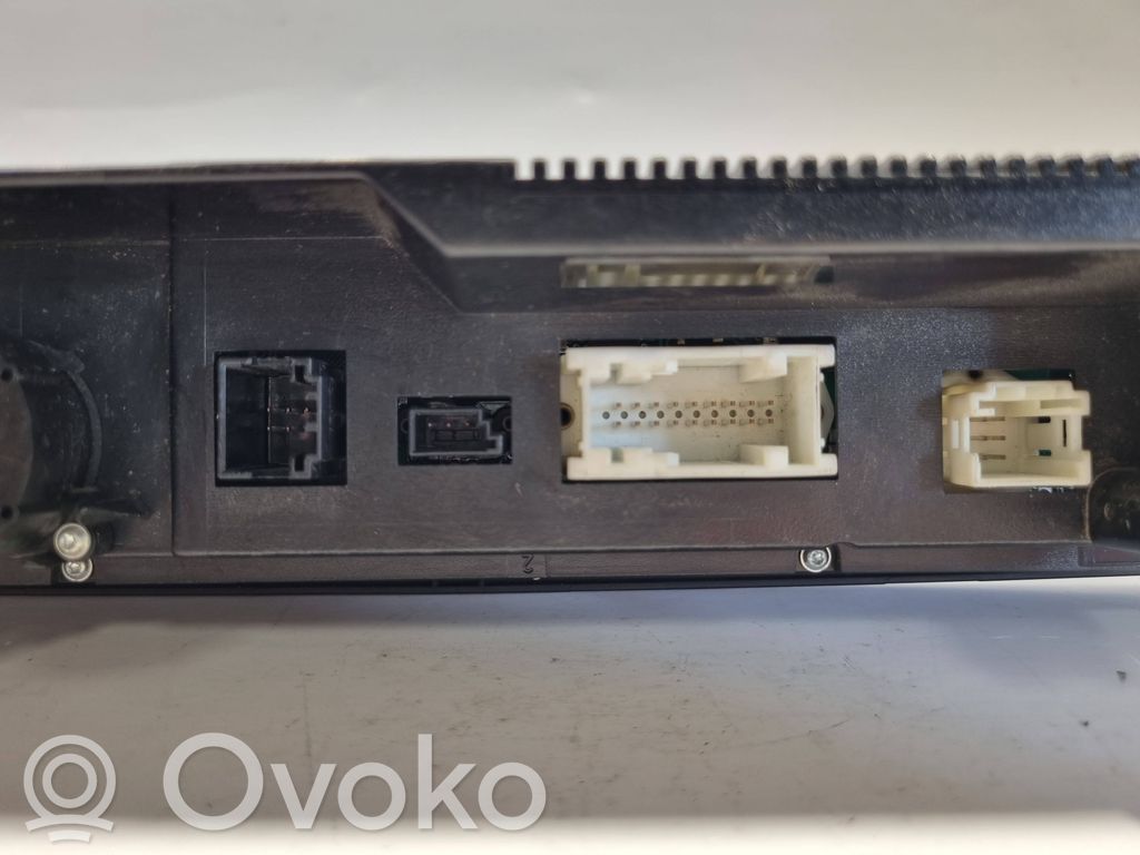 Gaisa kondicioniera / klimata kontroles / salona apsildes vadības bloks (salonā)