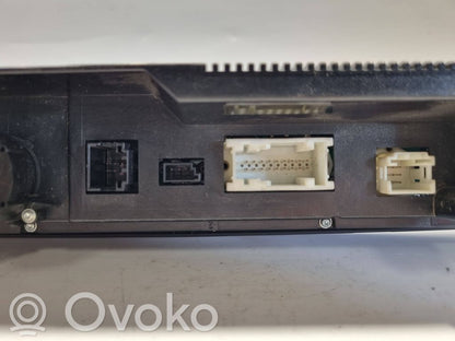 Gaisa kondicioniera / klimata kontroles / salona apsildes vadības bloks (salonā)